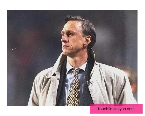 克鲁伊夫射门方式在现代足球中依然具备较高的参考价值与实用性分析